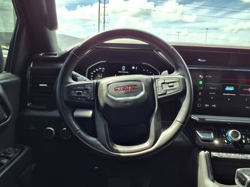 Used 2022 GMC Sierra 1500 AT4 w/ Technology Package AWD/4WD image 15