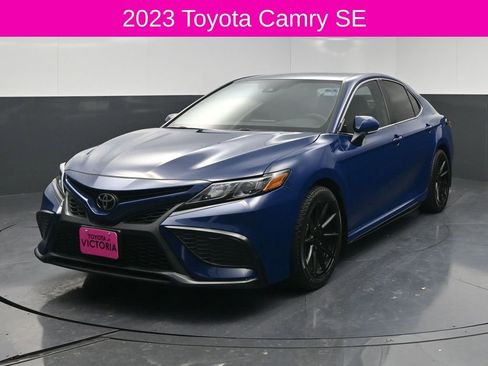 Used 2023 Toyota Camry SE FWD image 2