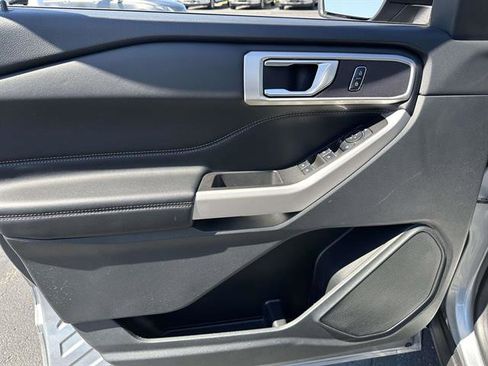 Used 2023 Ford Explorer XLT w/ Equipment Group 202A image 9