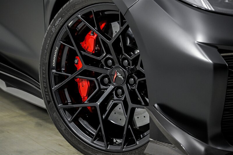Used 2026 Chevrolet Corvette ZR1 w/ ZR1 Carbon Fiber Aero Package RWD image 3