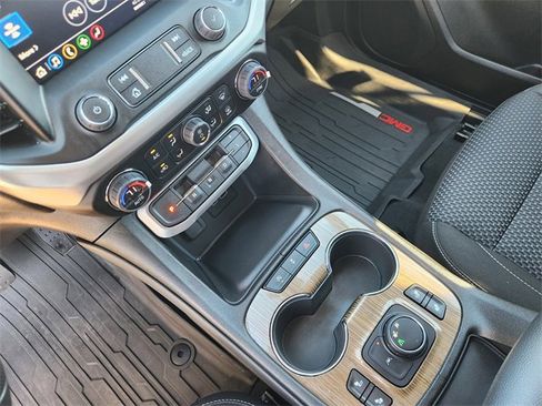 Used 2023 GMC Acadia SLE w/ Driver Convenience Package image 19