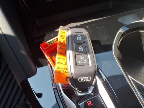 Used 2025 Audi Q5 Premium w/ Premium Plus AWD/4WD image 31