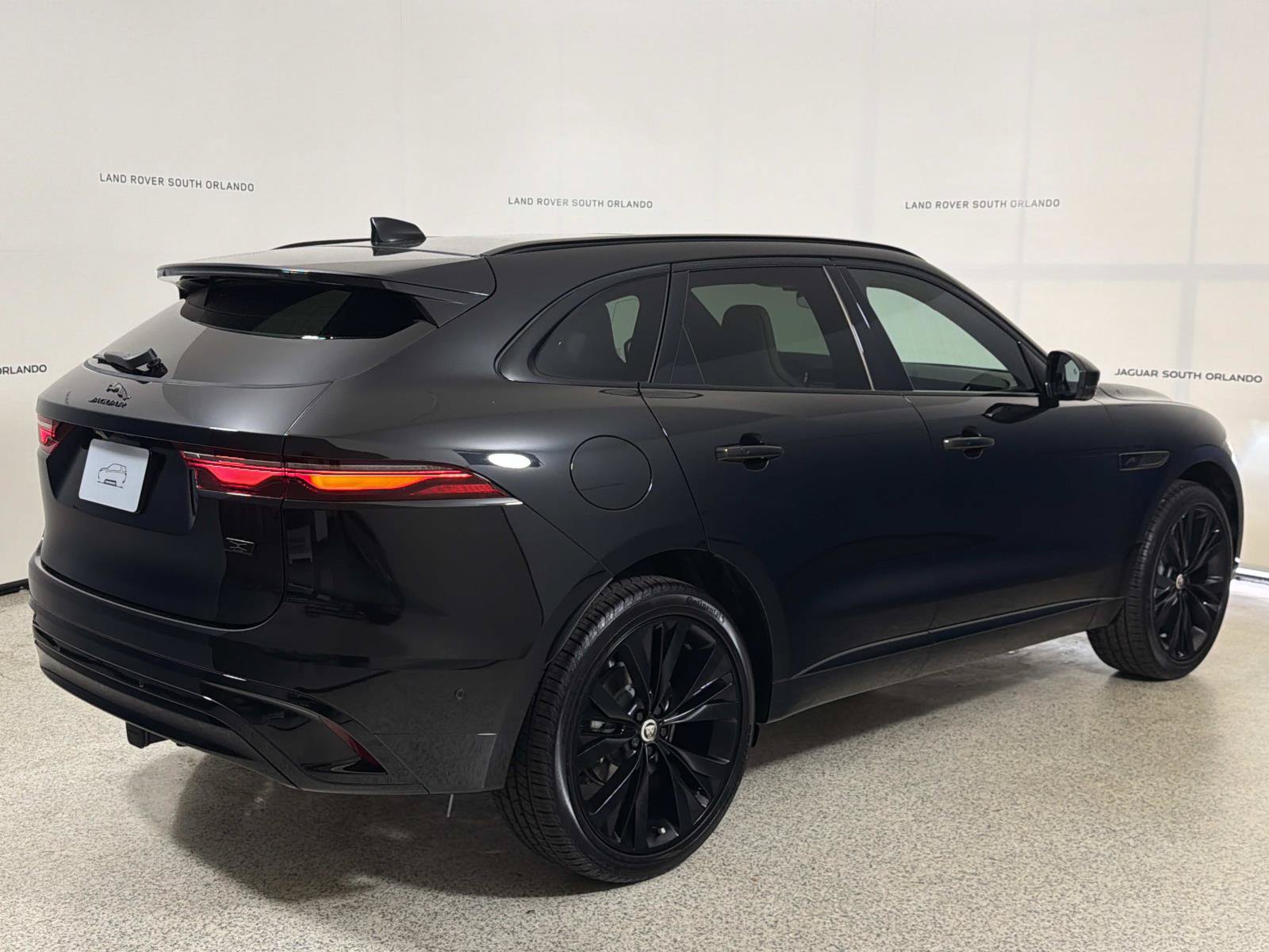New 2026 Jaguar F-PACE R-Dynamic S AWD/4WD image 5