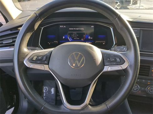 Certified 2023 Volkswagen Jetta SE w/ Panoramic Sunroof Package image 29