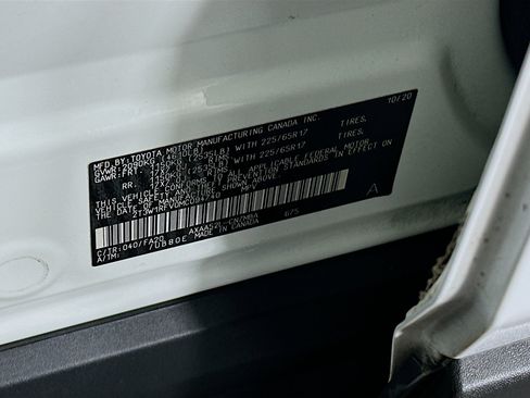 Used 2021 Toyota RAV4 XLE w/ Convenience Package FWD image 12