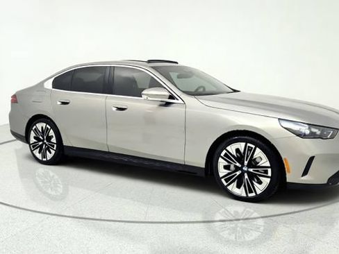 Used 2026 BMW 530i RWD image 1