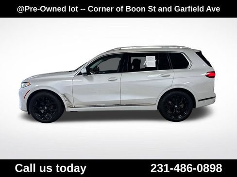 Used 2021 BMW X7 xDrive40i w/ Premium Package AWD/4WD image 2