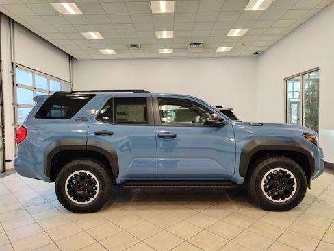 New 2026 Toyota 4Runner TRD Off-Road Premium w/ Tow Technology Package AWD/4WD image 2