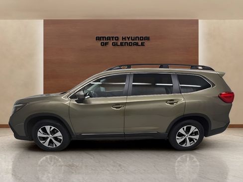 Used 2025 Subaru Ascent Premium AWD/4WD image 2