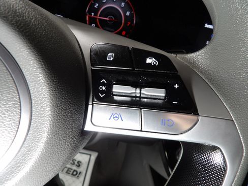 Used 2024 Hyundai Elantra SEL FWD image 22