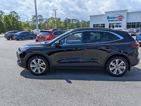 Used 2023 Ford Escape Platinum image 7