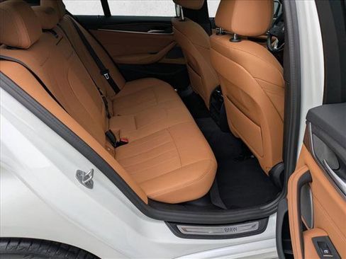 Certified 2023 BMW 530i w/ Premium Package image 20