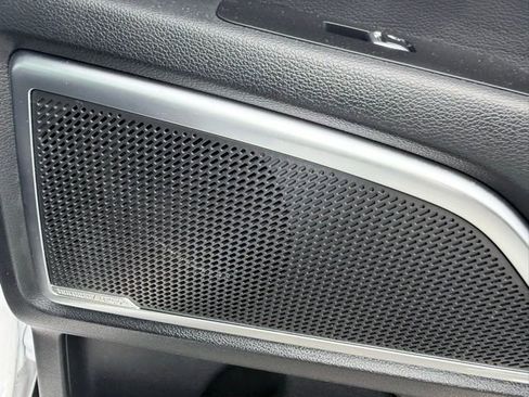 Used 2024 Kia Telluride SX w/ Towing Package image 18