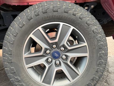 Used 2016 Ford F150 XLT w/ Equipment Group 302A Luxury AWD/4WD image 11