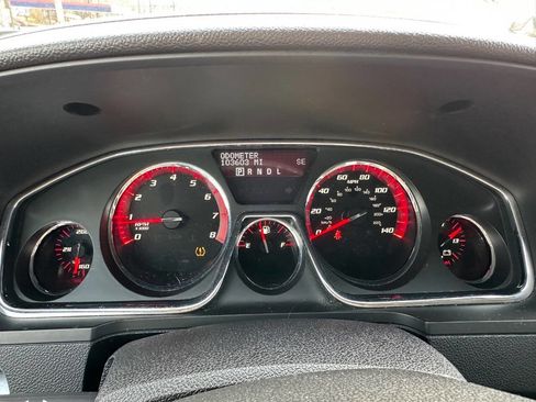 Used 2015 GMC Acadia SLE image 17