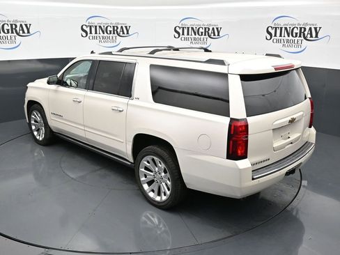 Used 2015 Chevrolet Suburban LTZ RWD image 13