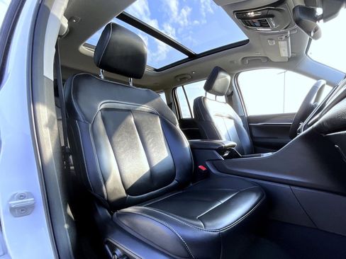 Used 2023 Jeep Grand Cherokee 4WD 4xe image 16