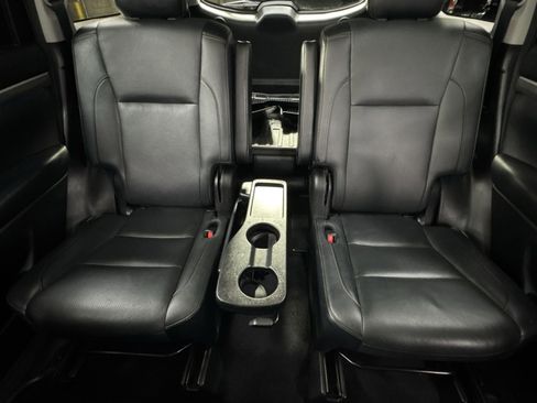 Used 2018 Toyota Highlander Limited Platinum image 5