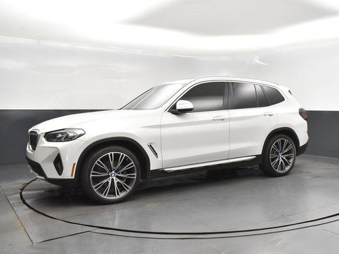 Used 2023 BMW X3 sDrive30i w/ Premium Package image 3