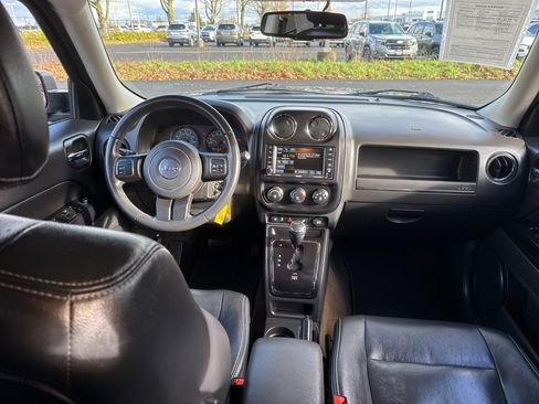 Used 2016 Jeep Patriot High Altitude image 24