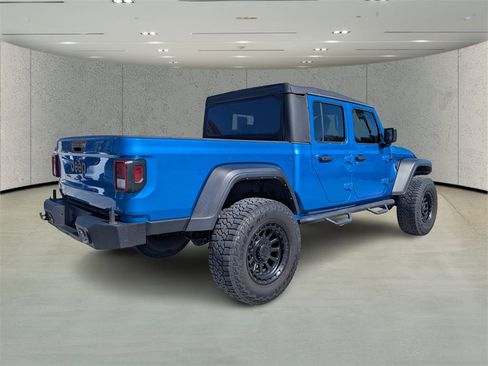 Used 2021 Jeep Gladiator Sport image 3