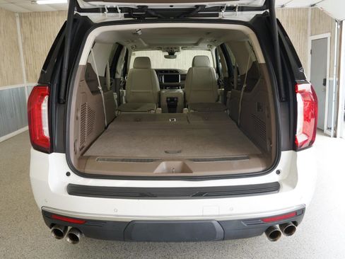 Used 2021 GMC Yukon XL Denali w/ Denali Premium Package AWD/4WD image 41