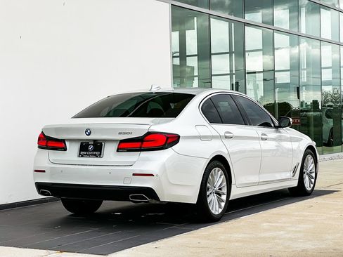 Certified 2022 BMW 530i w/ Premium Package image 4