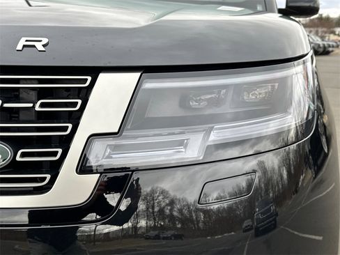 New 2025 Land Rover Range Rover SE image 7