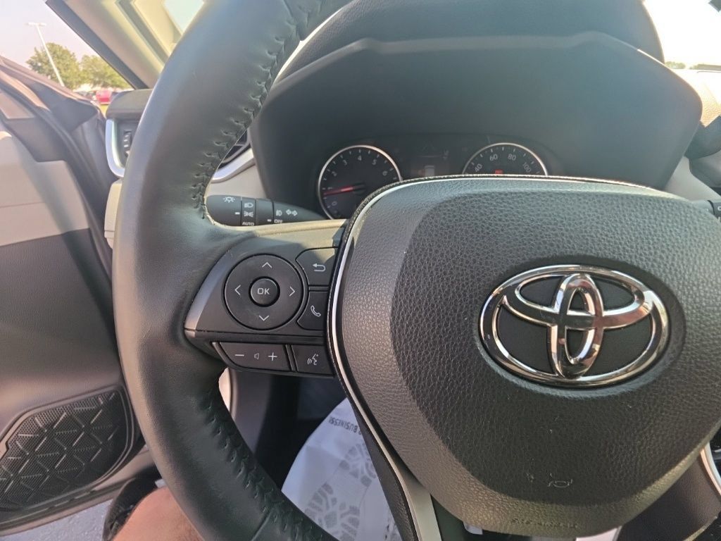 Used 2019 Toyota RAV4 XLE Premium w/ Advanced Technology Package AWD/4WD image 18