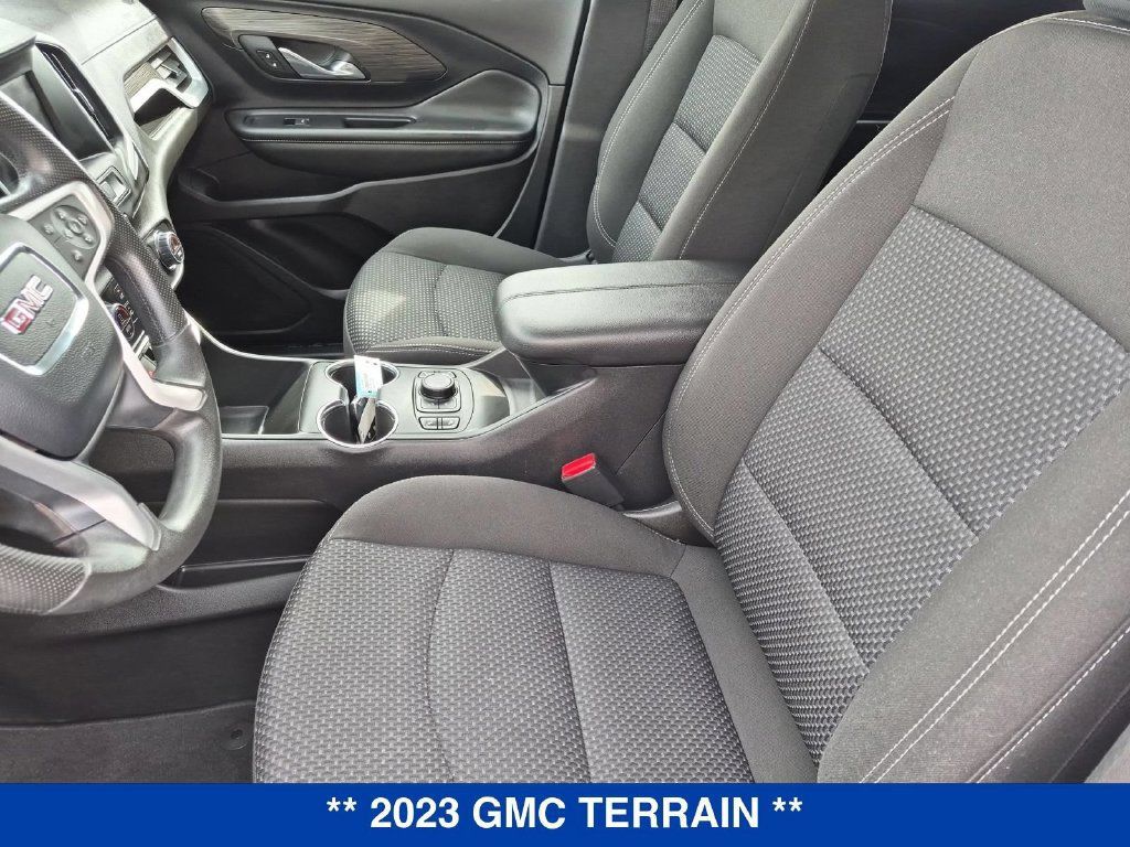 Used 2023 GMC Terrain SLE w/ Driver Convenience Package AWD/4WD image 13