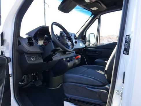 Used 2023 Mercedes-Benz Sprinter 3500 w/ Acoustic Package image 35