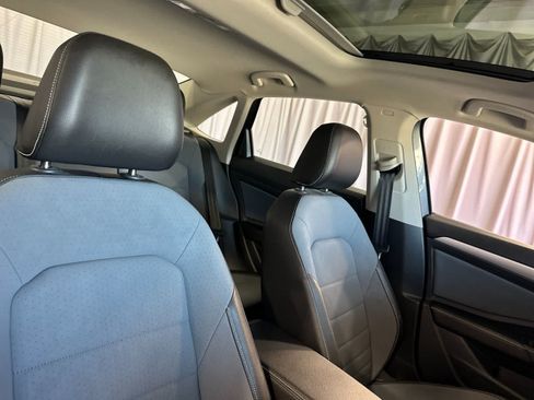 Used 2026 Volkswagen Jetta SE FWD image 17