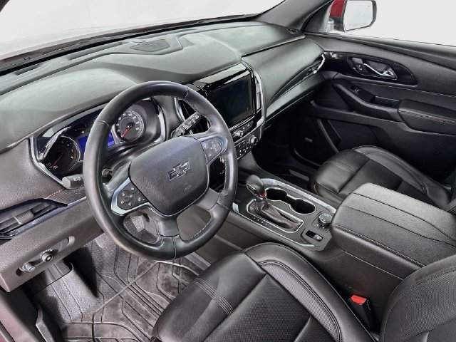 Used 2023 Chevrolet Traverse RS w/ LPO, Floor Liner Package AWD/4WD image 16