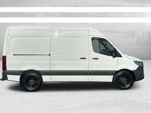 Certified 2025 Mercedes-Benz Sprinter 2500 image 3