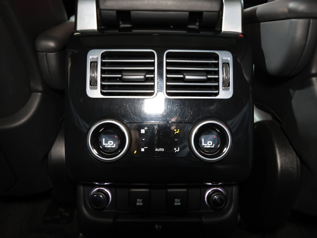 Used 2018 Land Rover Range Rover HSE AWD/4WD image 14