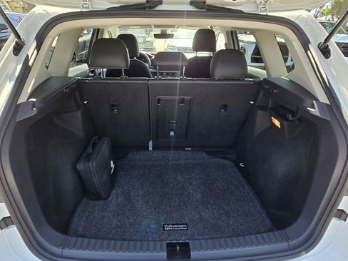 Certified 2023 Volkswagen Taos SE FWD image 12