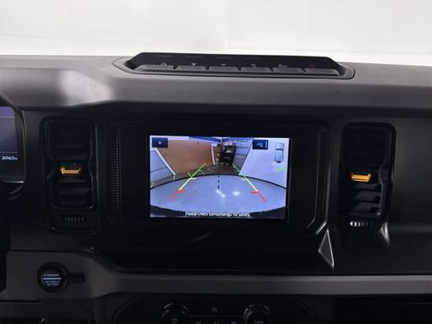 Used 2023 Ford Bronco Badlands w/ Sasquatch Package AWD/4WD image 9