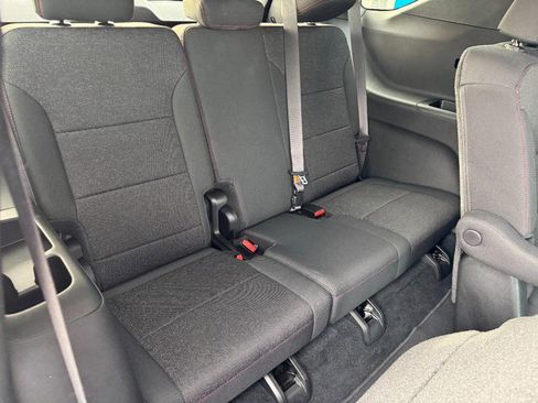 Used 2024 Chevrolet Traverse Z71 image 11