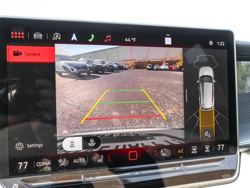 New 2025 Volkswagen Tiguan SE R-Line image 6