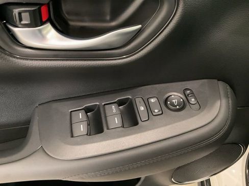 New 2026 Honda HR-V LX image 5