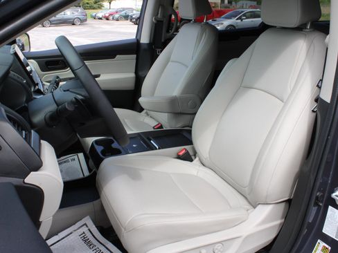 Certified 2026 Honda Odyssey EX-L image 17
