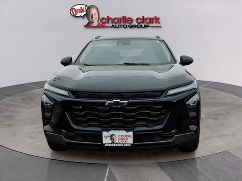 Used 2024 Chevrolet Trax ACTIV w/ Sunroof Package image 8