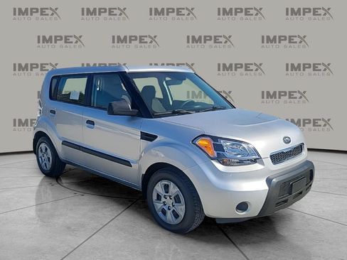 Used 2010 Kia Soul FWD image 3