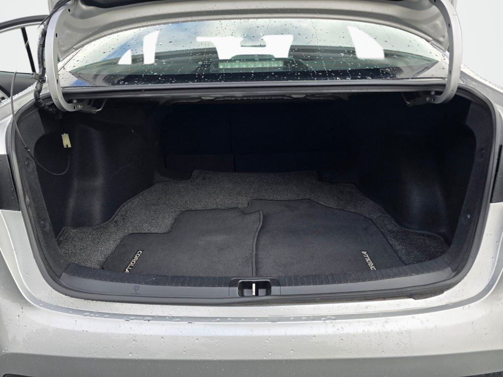 Used 2025 Toyota Corolla LE FWD image 12