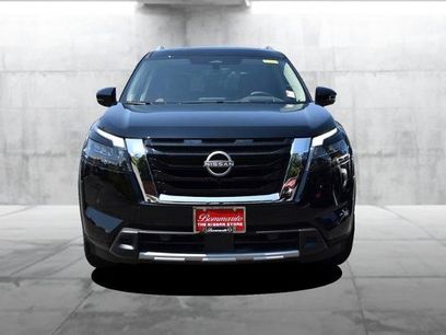 New 2025 Nissan Pathfinder Platinum w/ Cargo Package