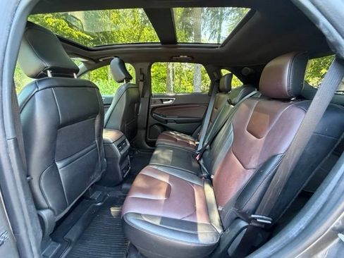Used 2022 Ford Edge Titanium w/ Equipment Group 301A AWD/4WD image 15