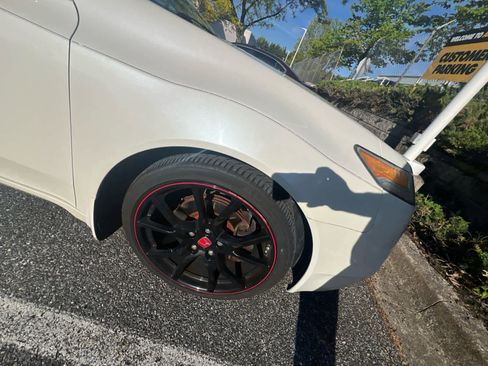 Used 2010 Acura TL w/ Technology Package FWD image 5