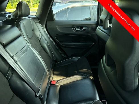 Used 2018 Volvo XC60 T5 R-Design w/ Convenience Package AWD/4WD image 5