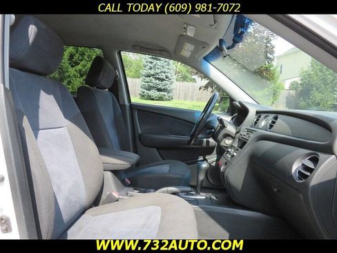 Used 2004 Mitsubishi Outlander LS image 7