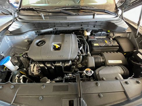 Used 2025 Kia Soul LX w/ LX Technology Package FWD image 32